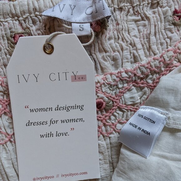 Ivy City Co Liesl Dress Smocked Floral Cream Small - Picture 4 of 7